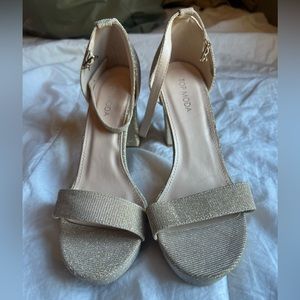 Top Moda gold glittery heels